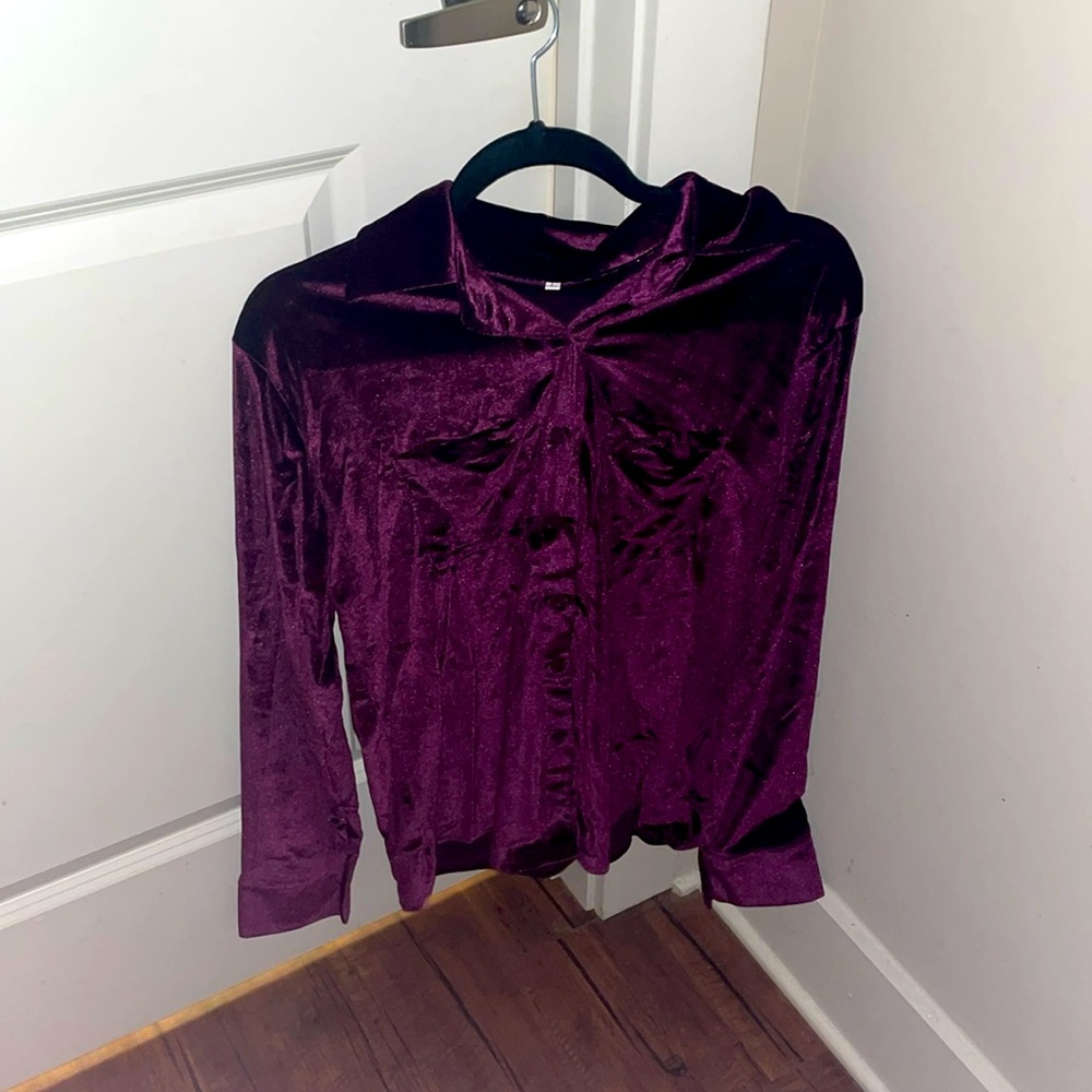 velvet button-up blouse
purple
never-worn